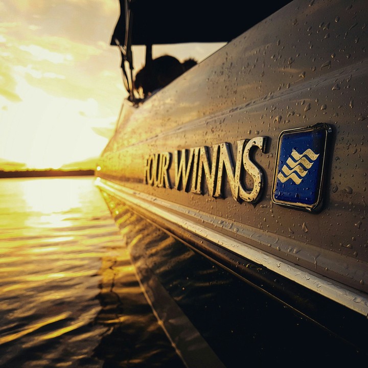 four winns boat