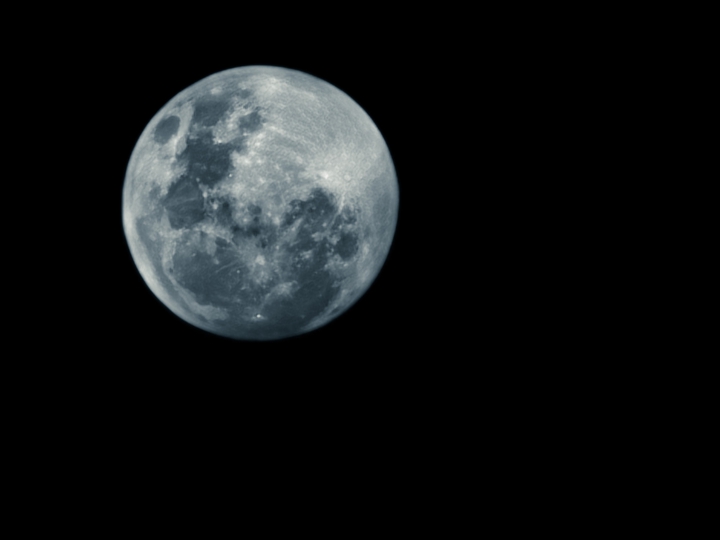 A supermoon, viewed from Namibia ??