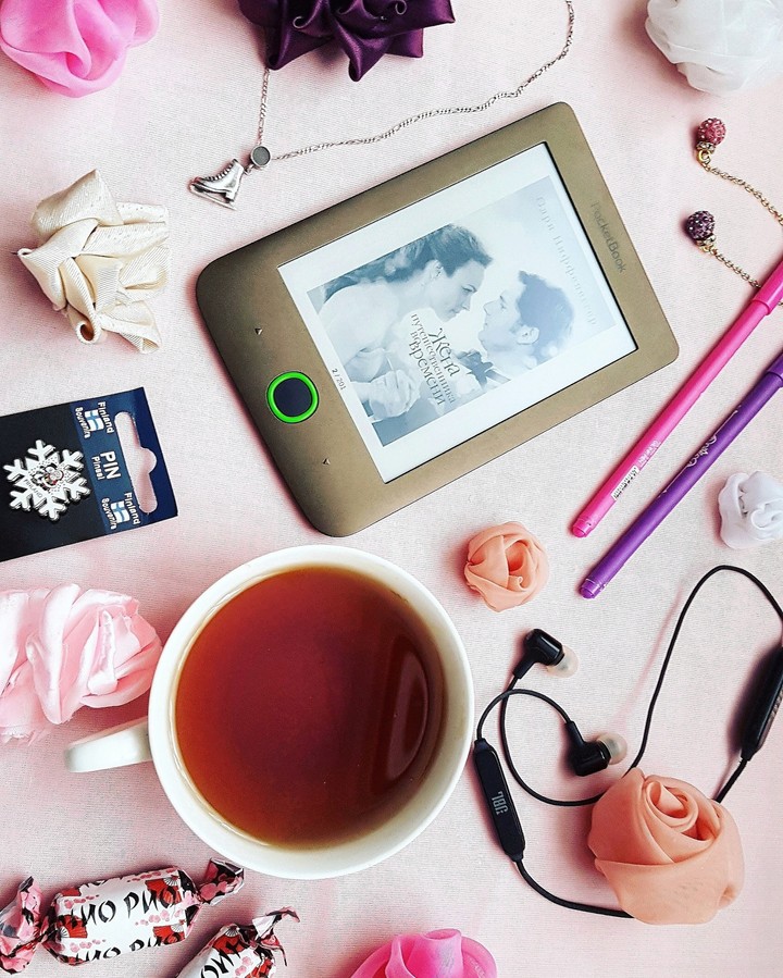 book and tea