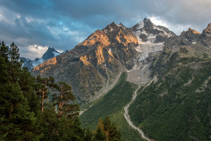 adil-su, Russia