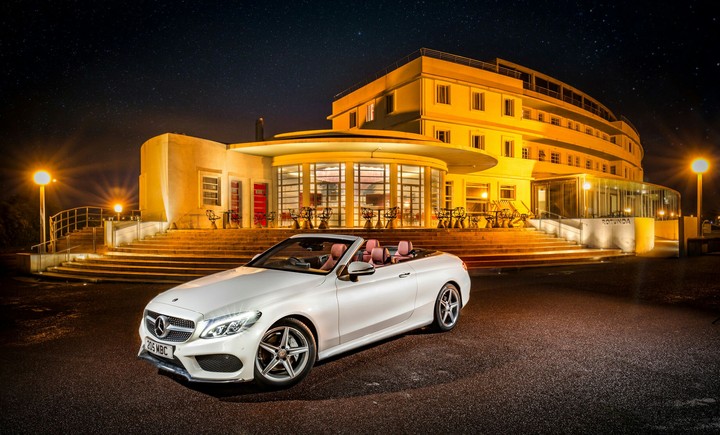 UN MERCEDES