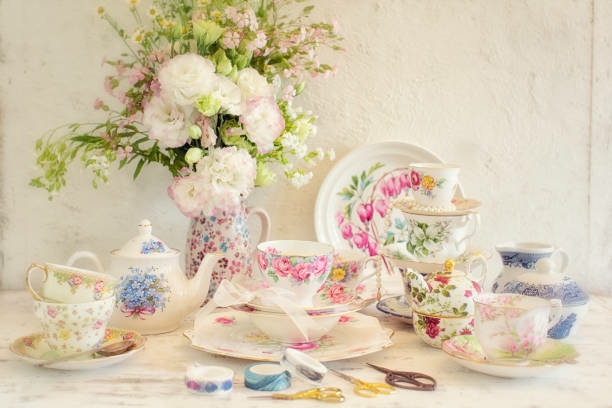 floral arrangement & porcelain collection