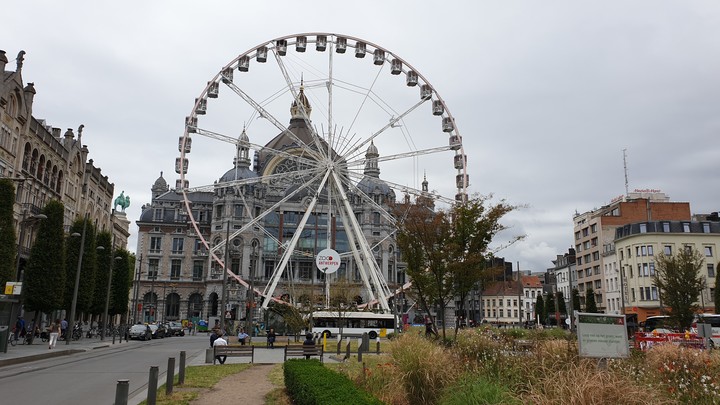 Antwerpen, Station of train