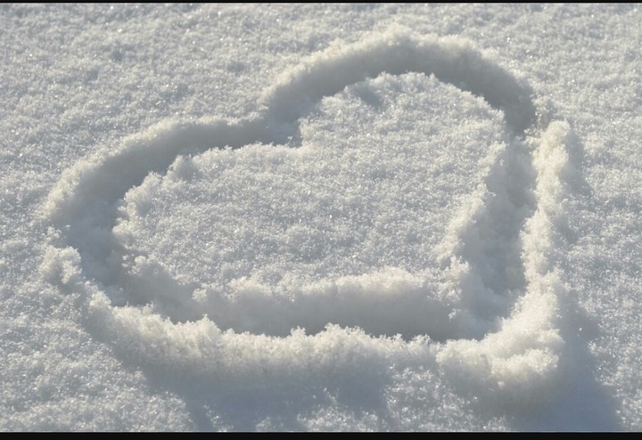 Herz im Schnee