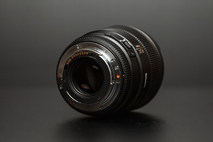 Объектив Sigma 85mm 1.4