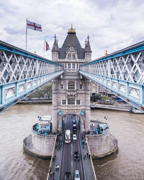 London Bridge
