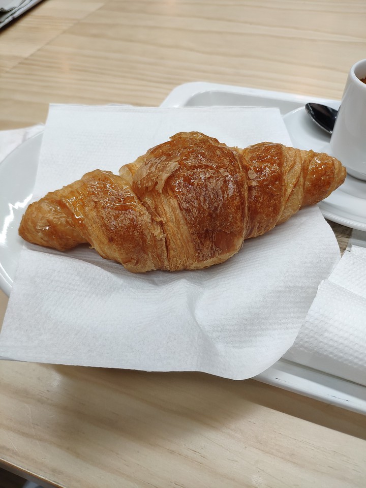 croissant breakfast