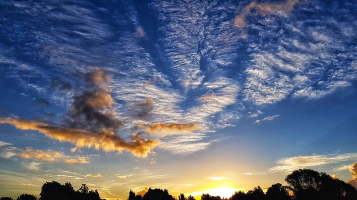 Land of long beautiful clouds