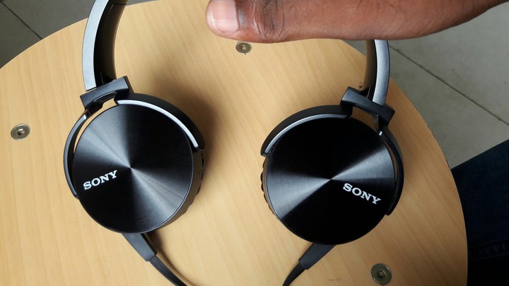 Headphone