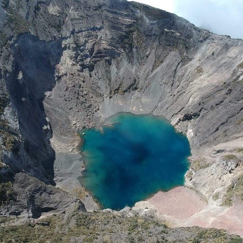 tarn, mountain वॉलपेपर