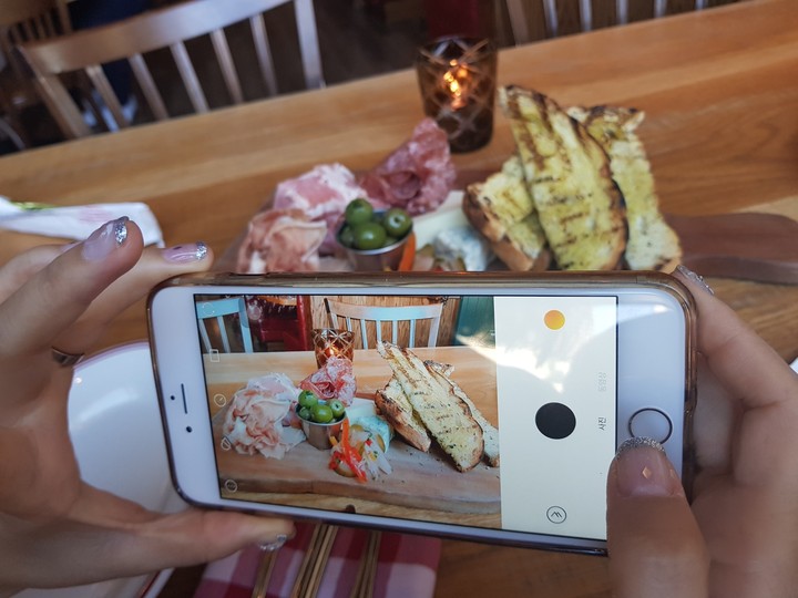 Food and iPhone