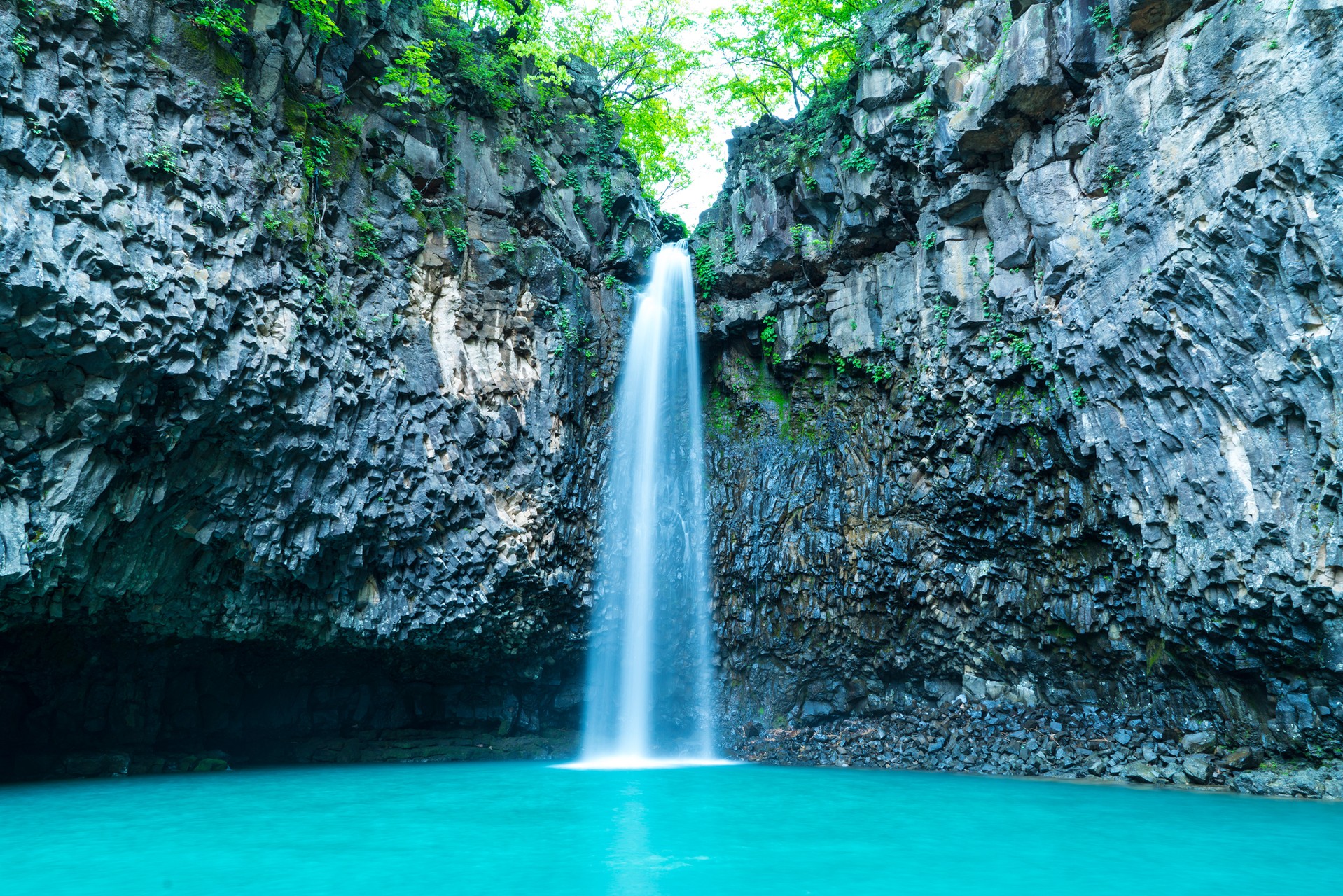 Emerald falls