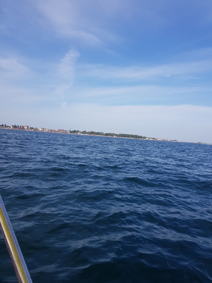 море