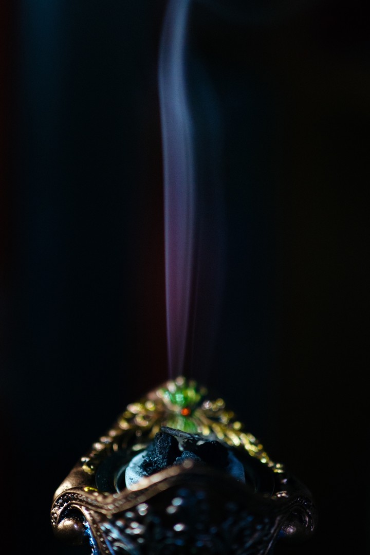 burning bakhoor