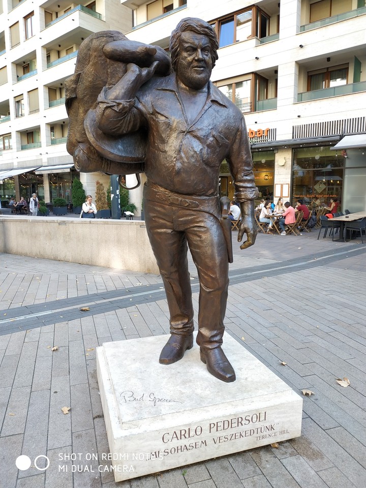 Bud Spencer statue