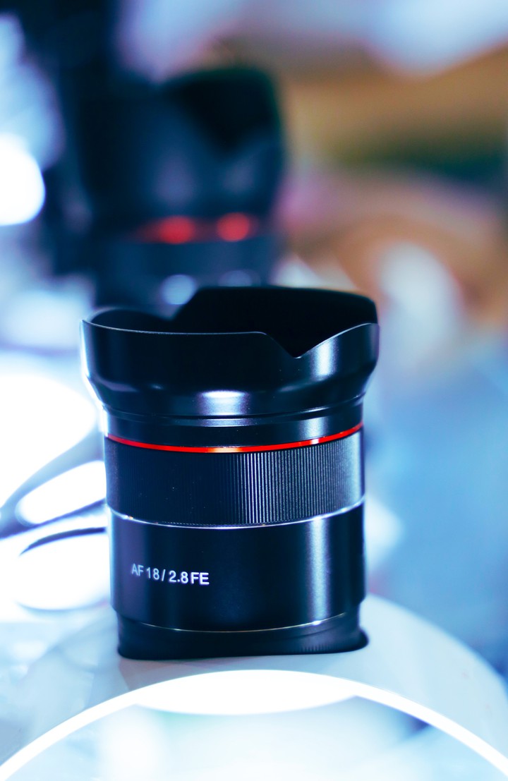 DSLR LENS