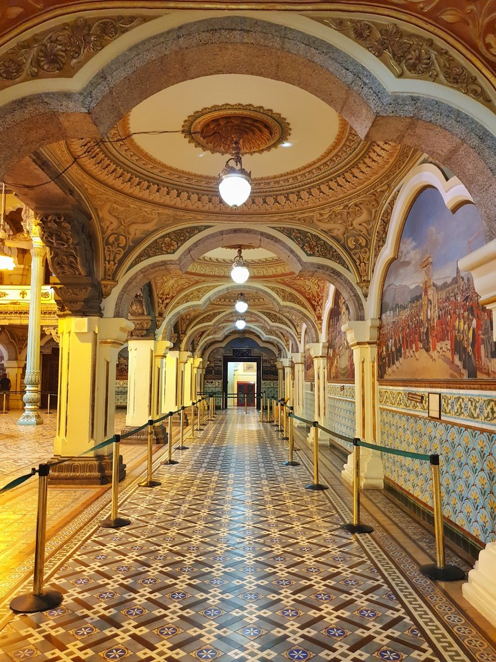 Royal corridors
