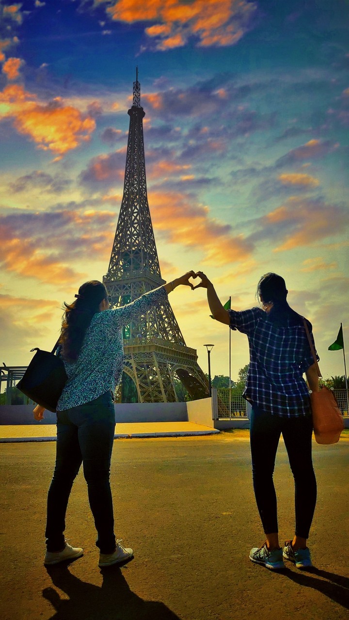 Evening at Kolkata (Mini Eiffel Tower)