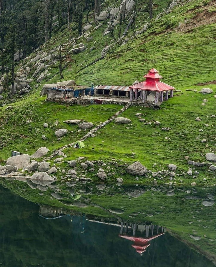 PAKISTAN'S BEAUTY