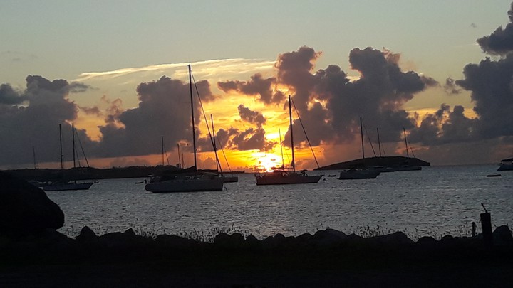 Sunset y barcos