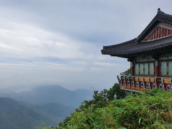 산사의 아침