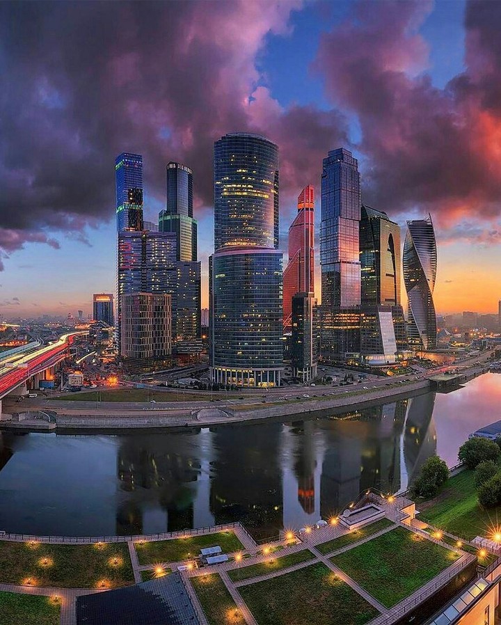 Красавица Москва
