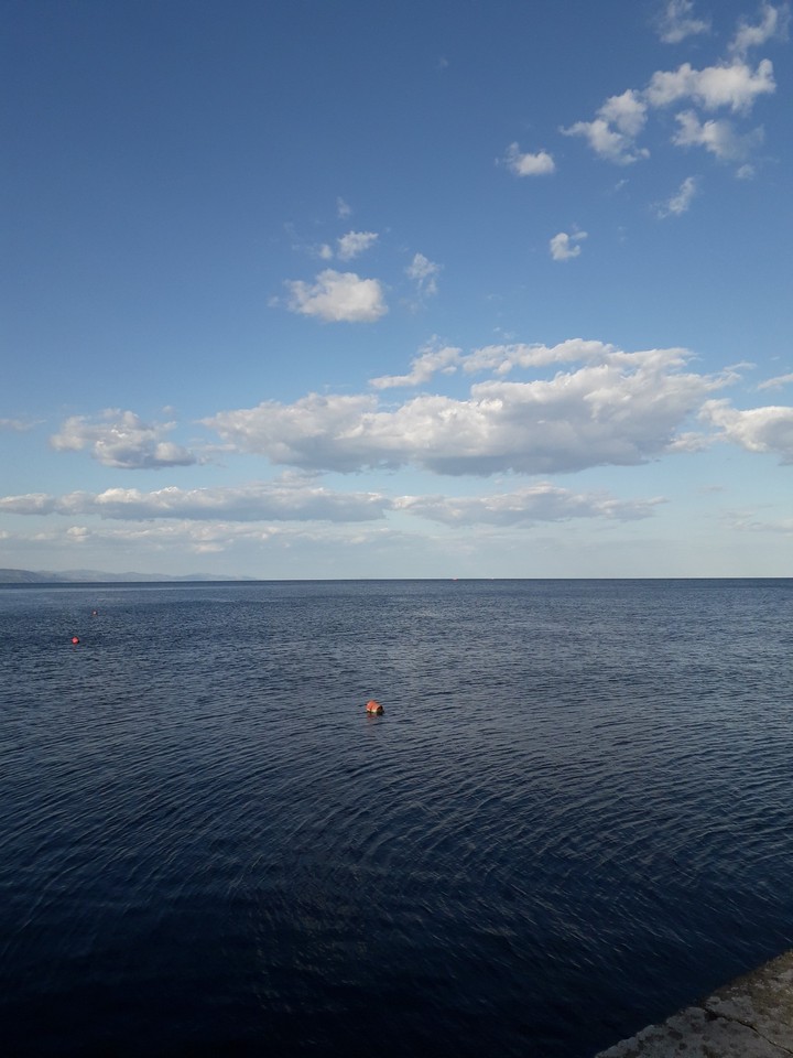 небо и море