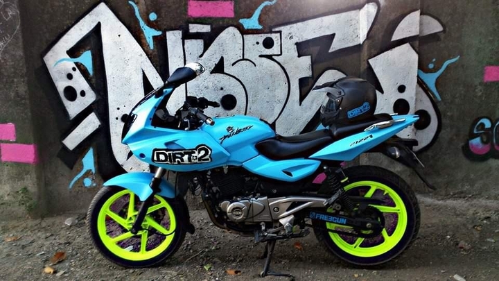 bajaj pulser 220 F Cyan Mode ❤️