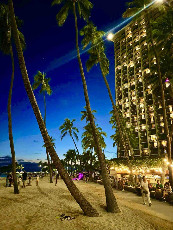 Hawaiian Night