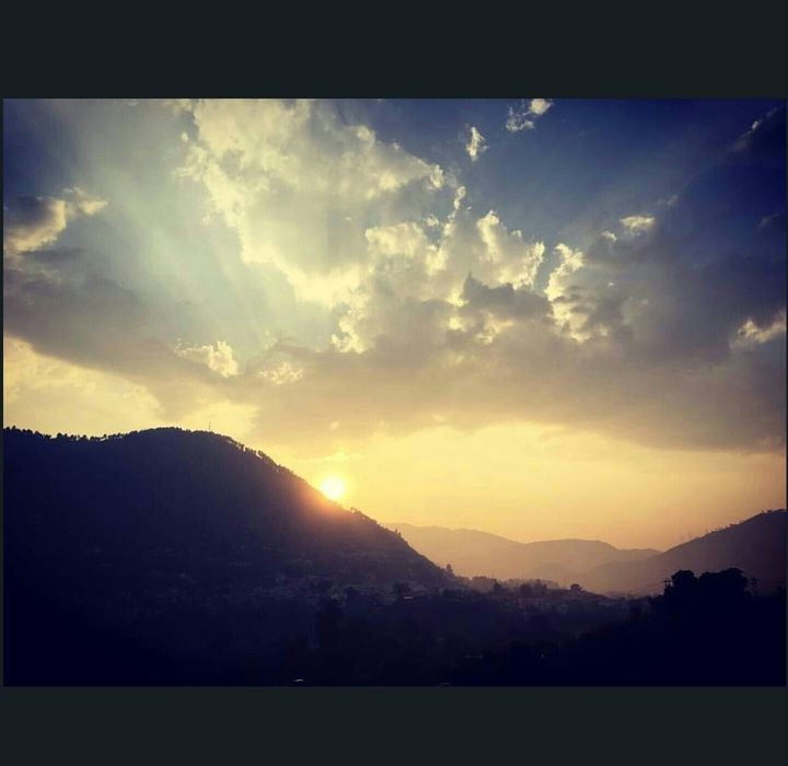 A beautiful sunset in the hills 