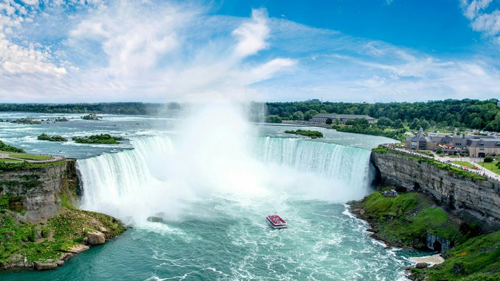Niagara water falls