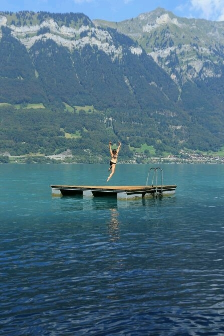 um grande lago