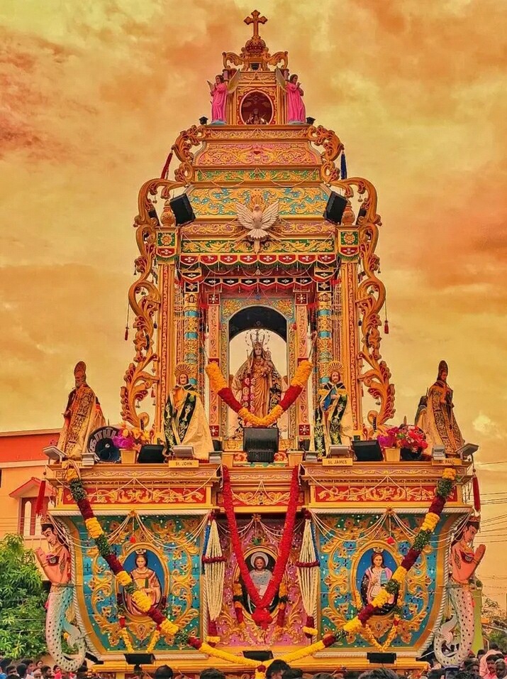 Golden car of mary