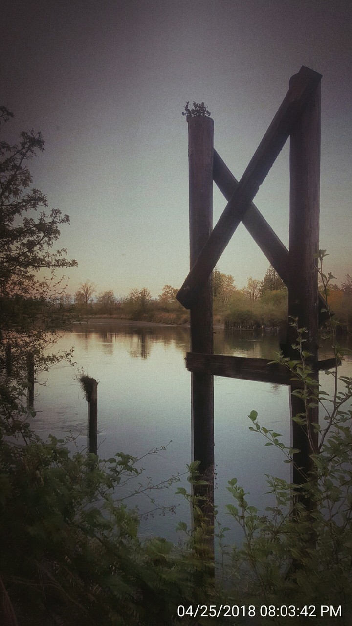 ..river with no crossing..