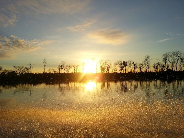 Pôr-do-sol no pantanal MT