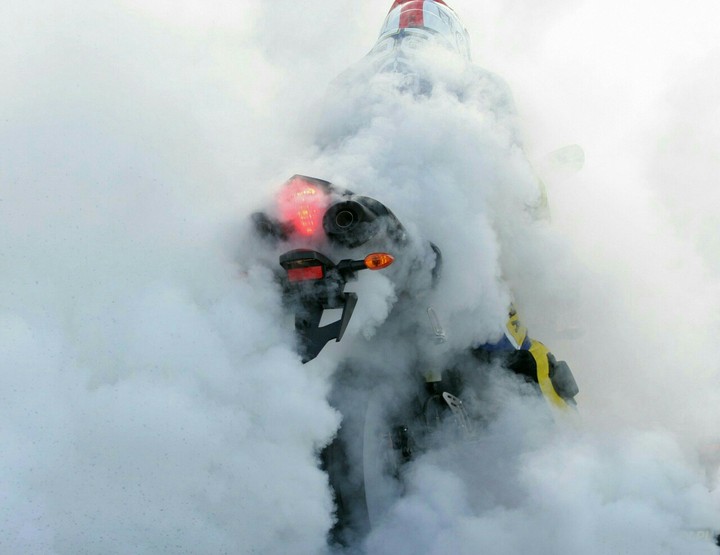 Yamaha Yzf R1 Burnout smoke