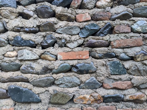 A wallstone