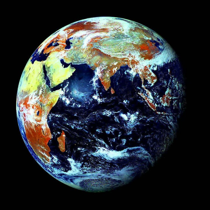 Earth (Dünya)