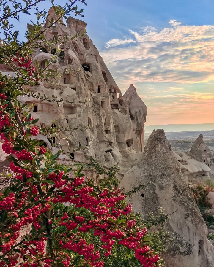 Uçhisar kalesi (Cappadocia) Uchisar Castle