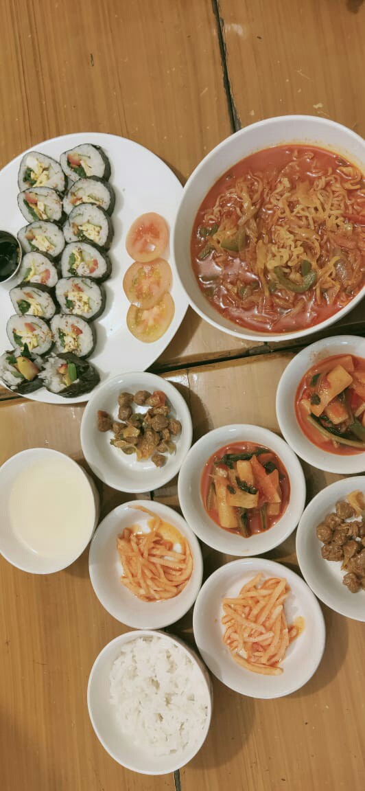 rameyon and kimbap