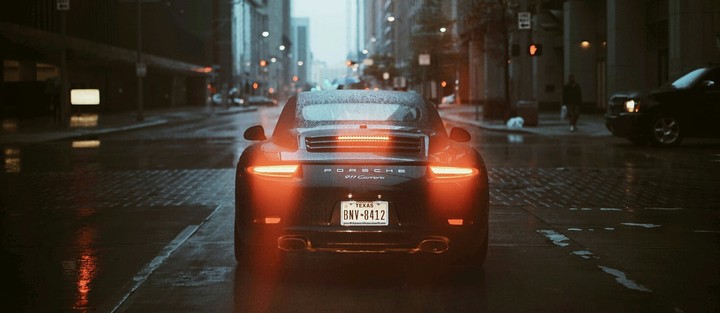PORSCHE 991'CARERA