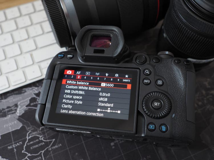 Canon EOS R6