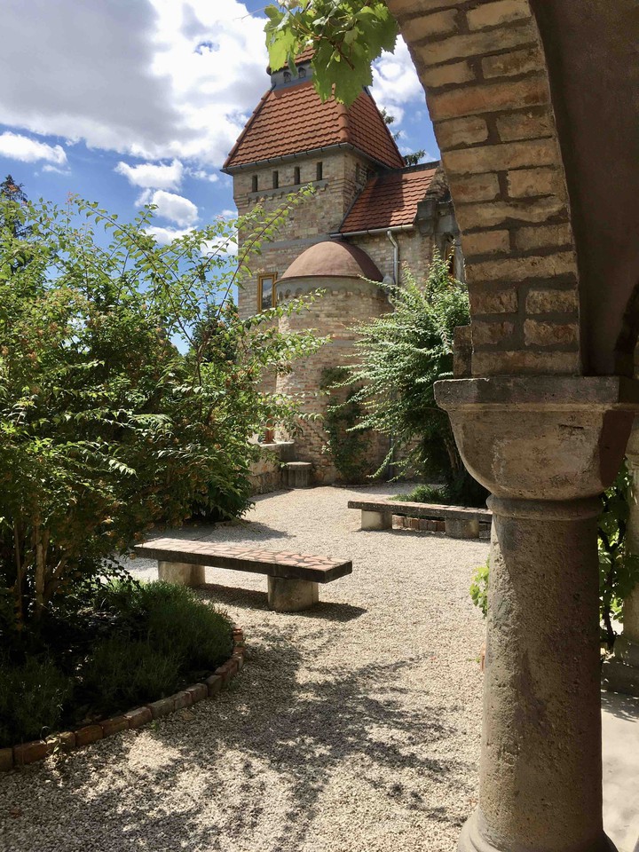 Bory castle