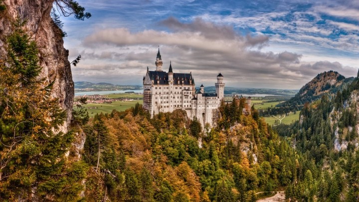Disney Land's Castle: Neuschwanstein