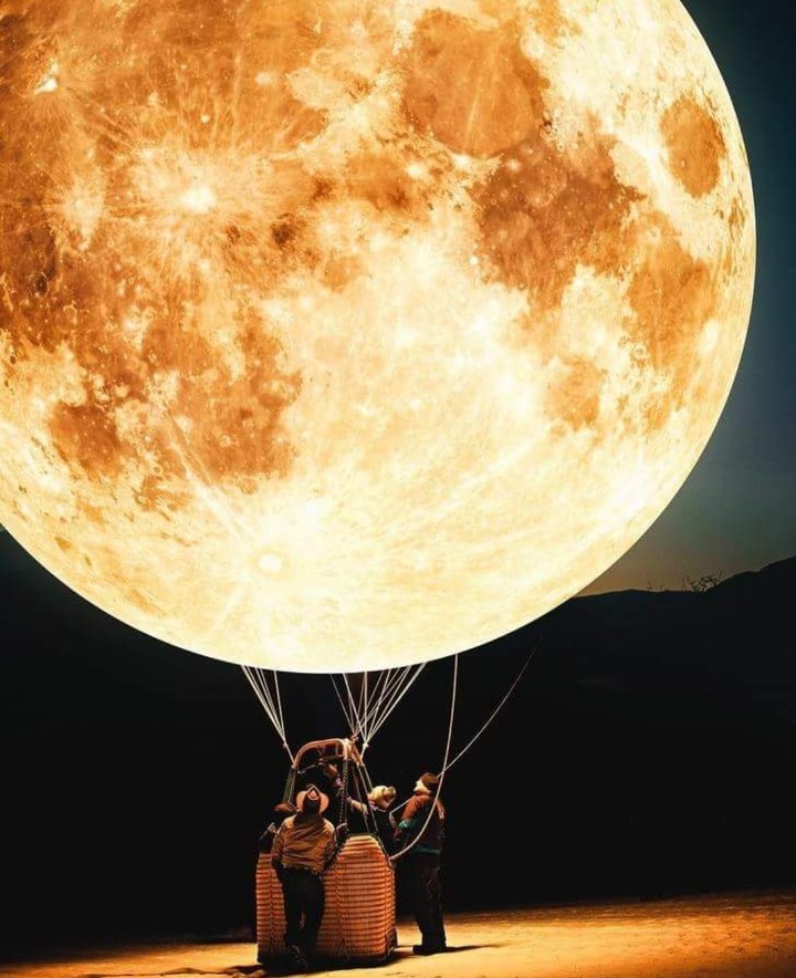 Moon balloon