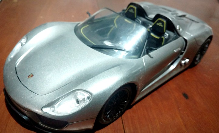 Porsche  car