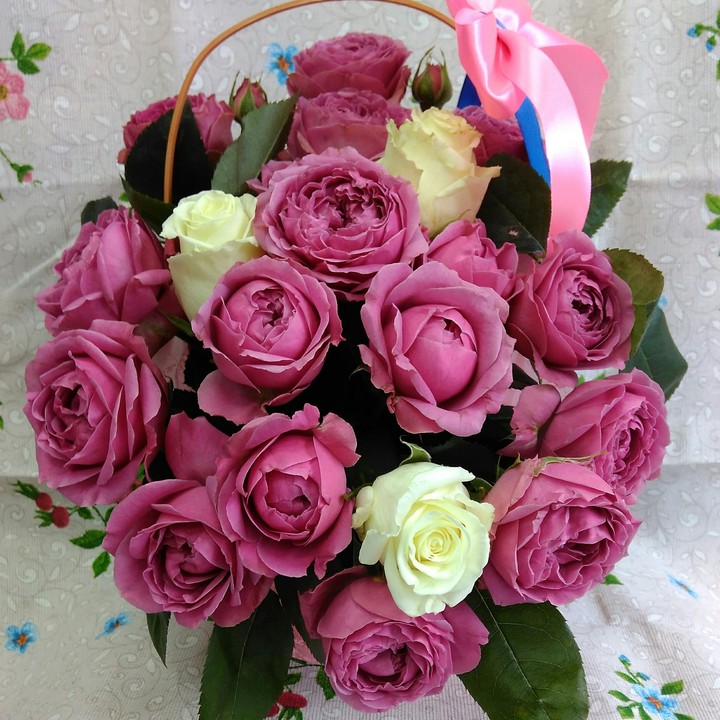 Корзинка с розами.