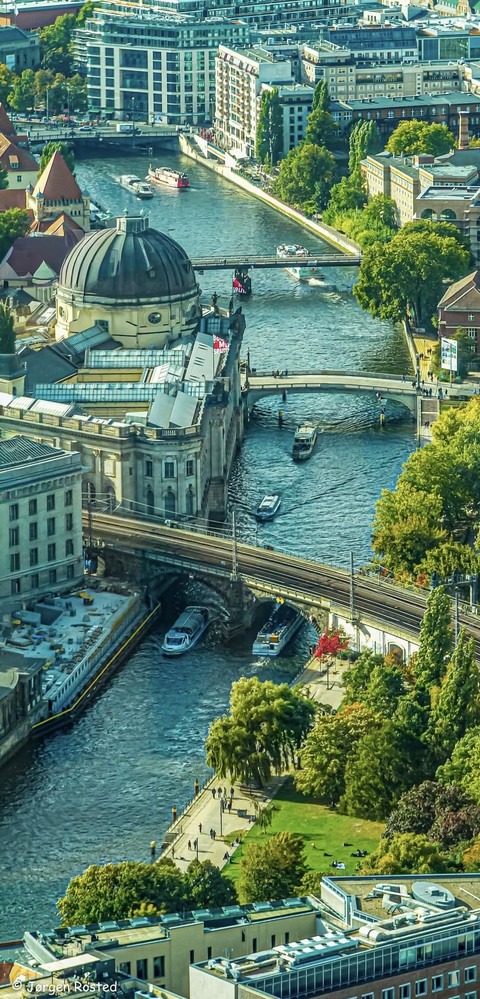 Water, Body_of_water, City