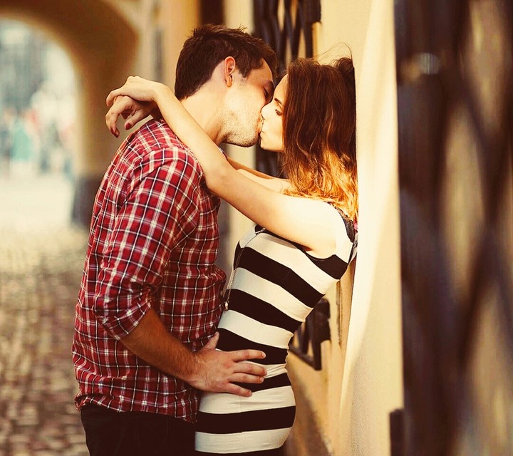 kissing