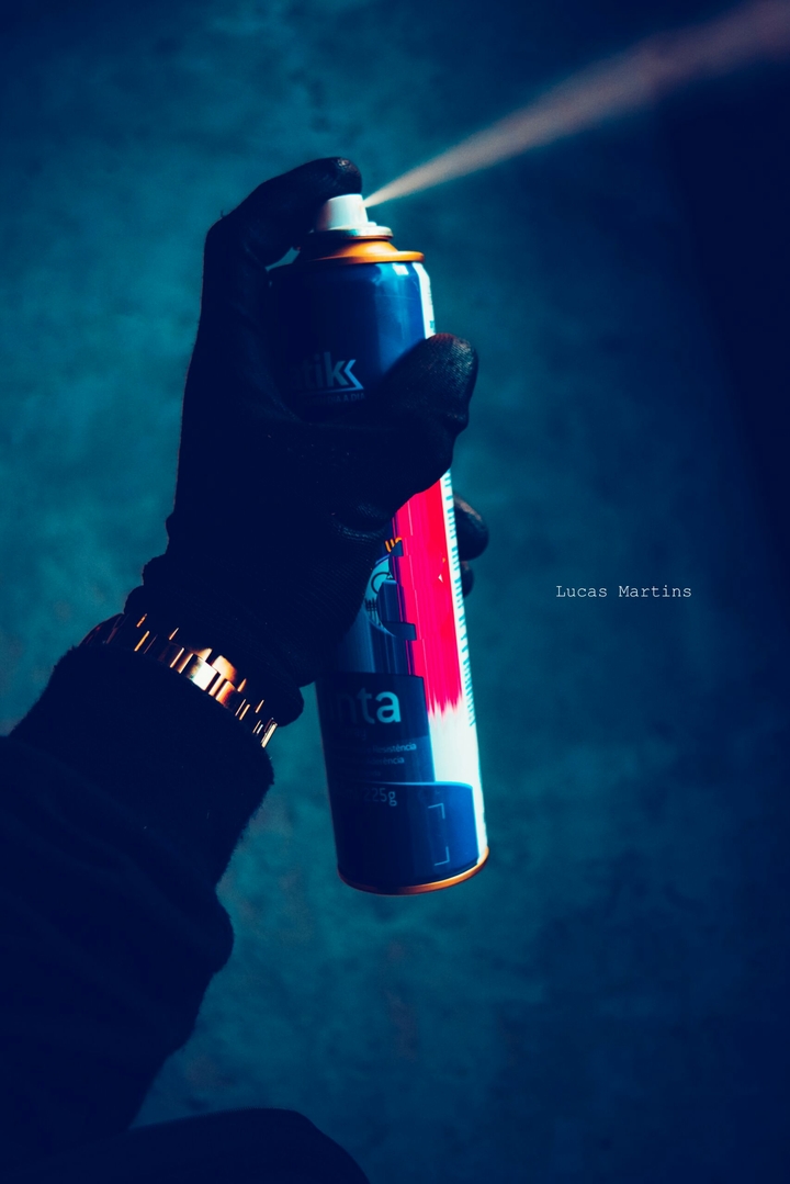 • D ∆ R K •